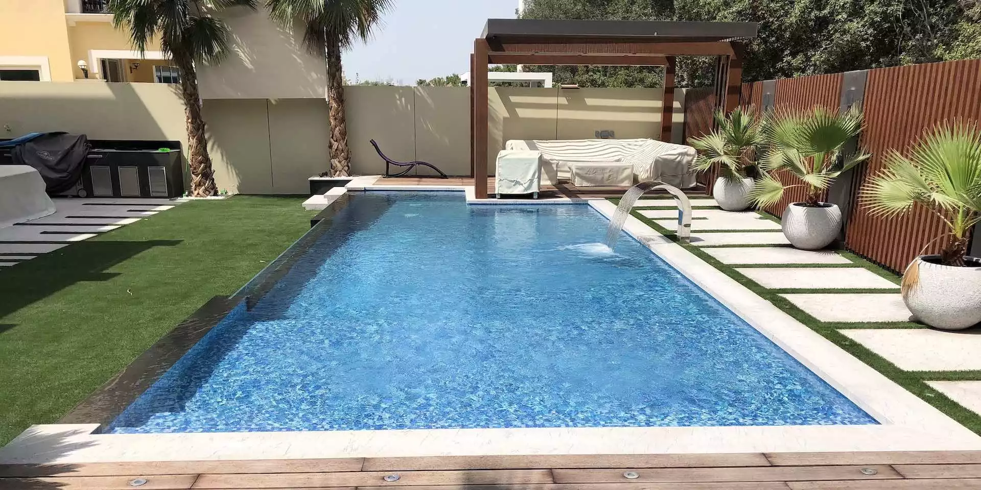 Infinity Pool Transparent Wall – 12 m x  4 m
