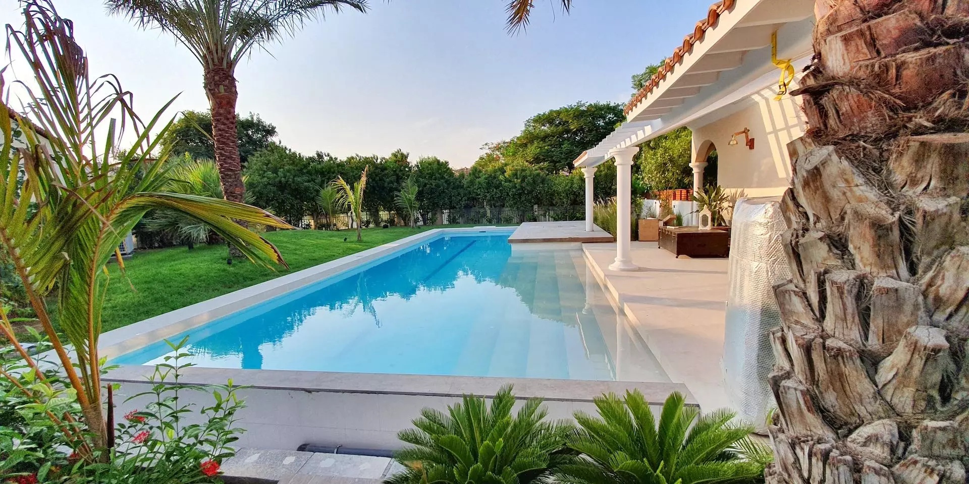 Elegant Skimmer Pool – 15 m x 6 m