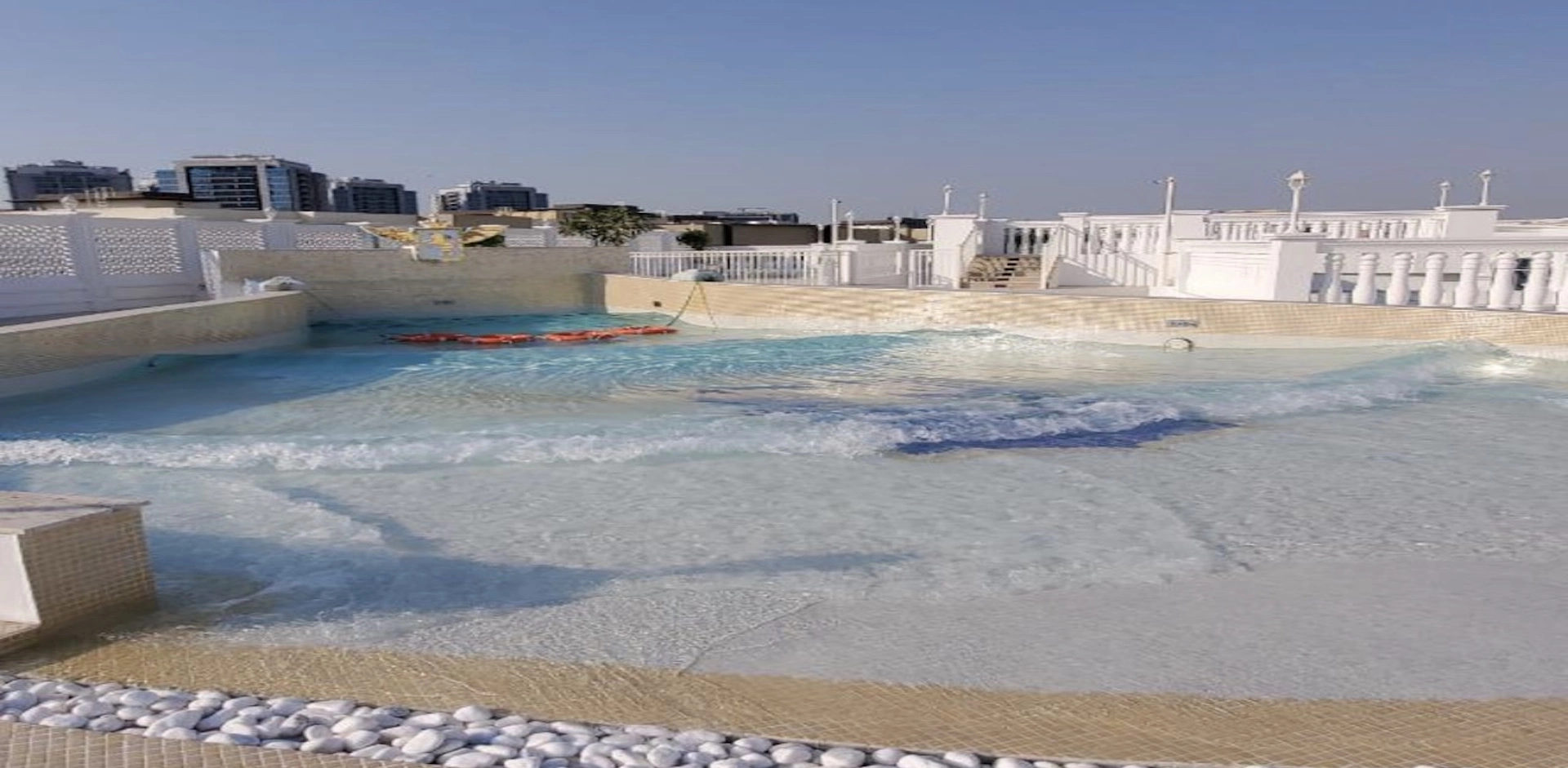 Wave Pool – Vincitore Boulevard Rooftop