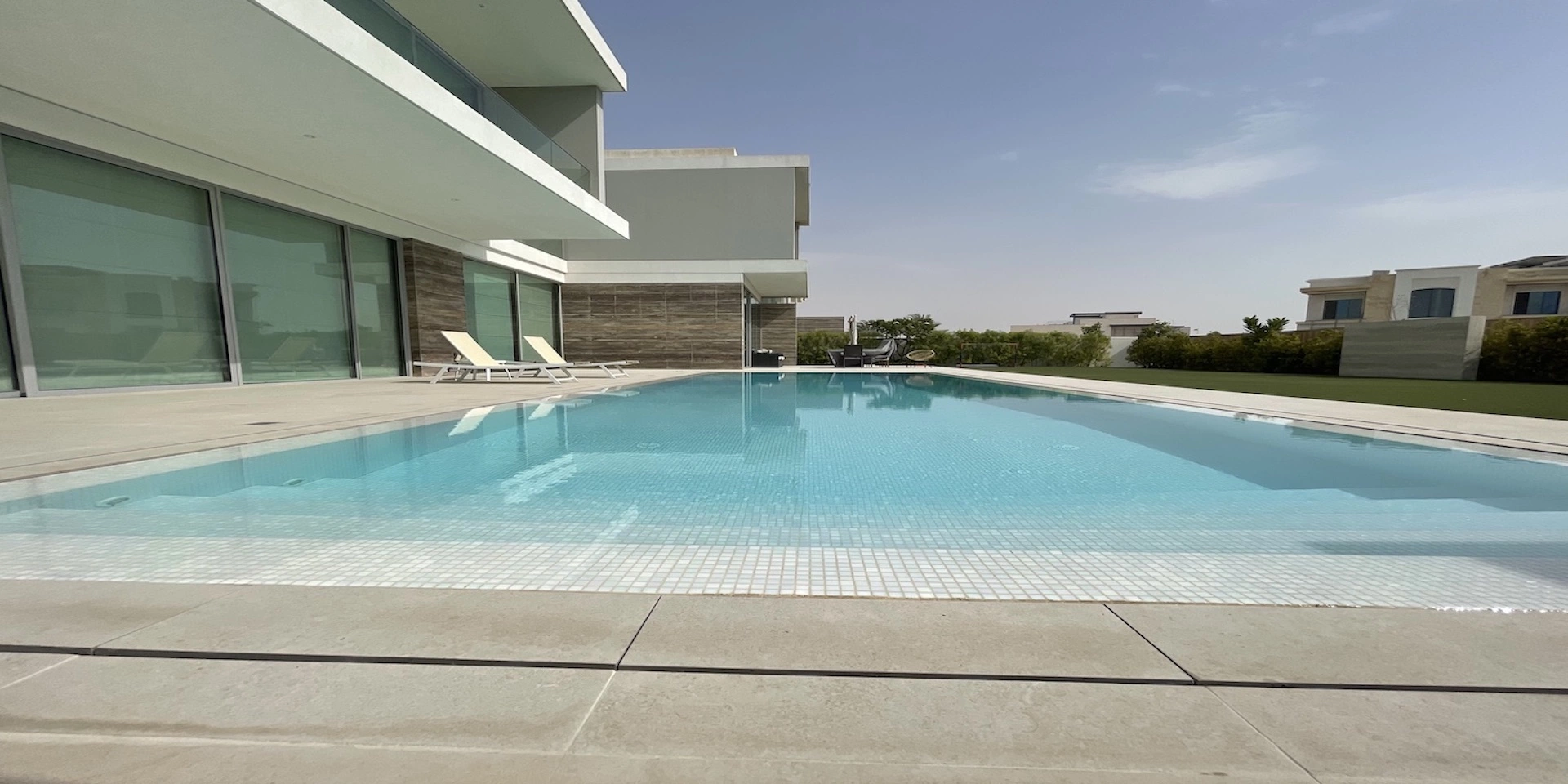 White Pearl Mirror Pool