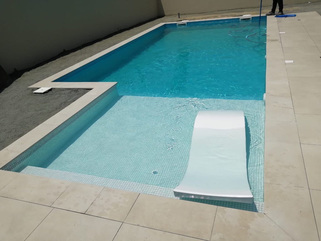 Skimmer Pool – 9.5 m x 4 m