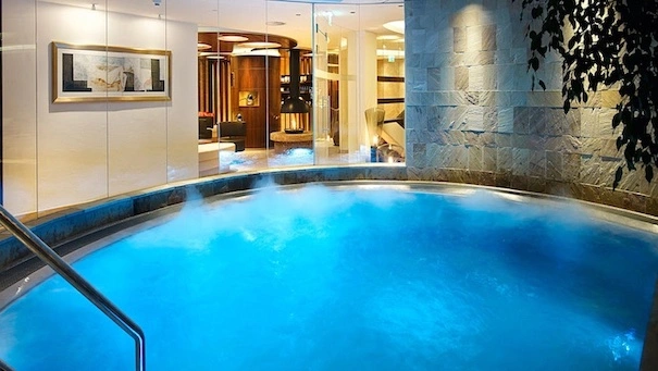 Plunge pool for wellness and relaxation at home